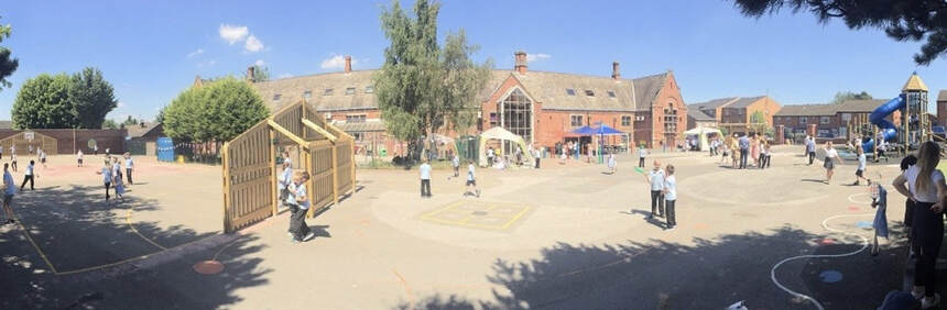 Hunslet Carr Primary School logo