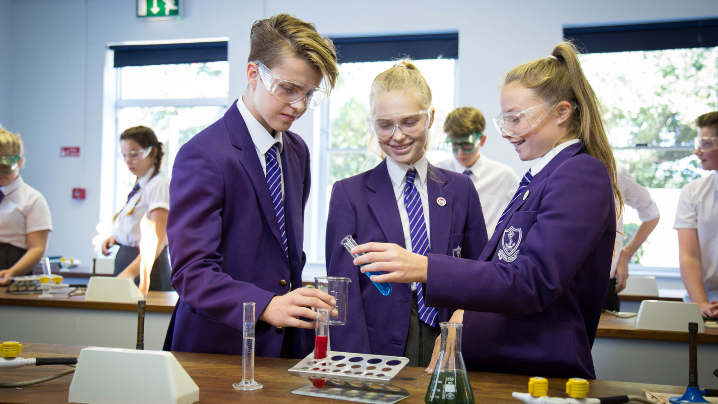 Thorpe Hall School logo