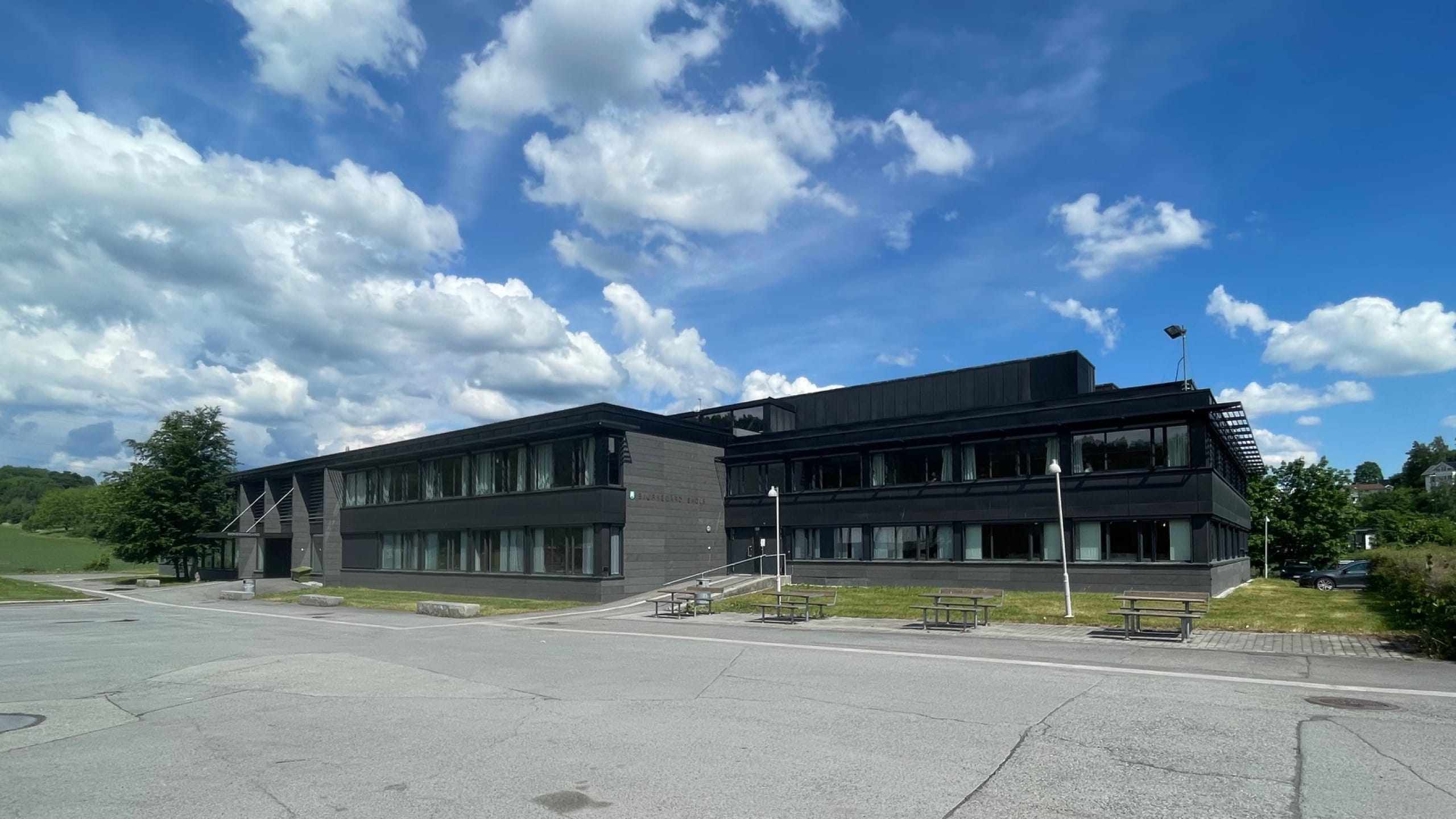 Bjørnegård skole logo