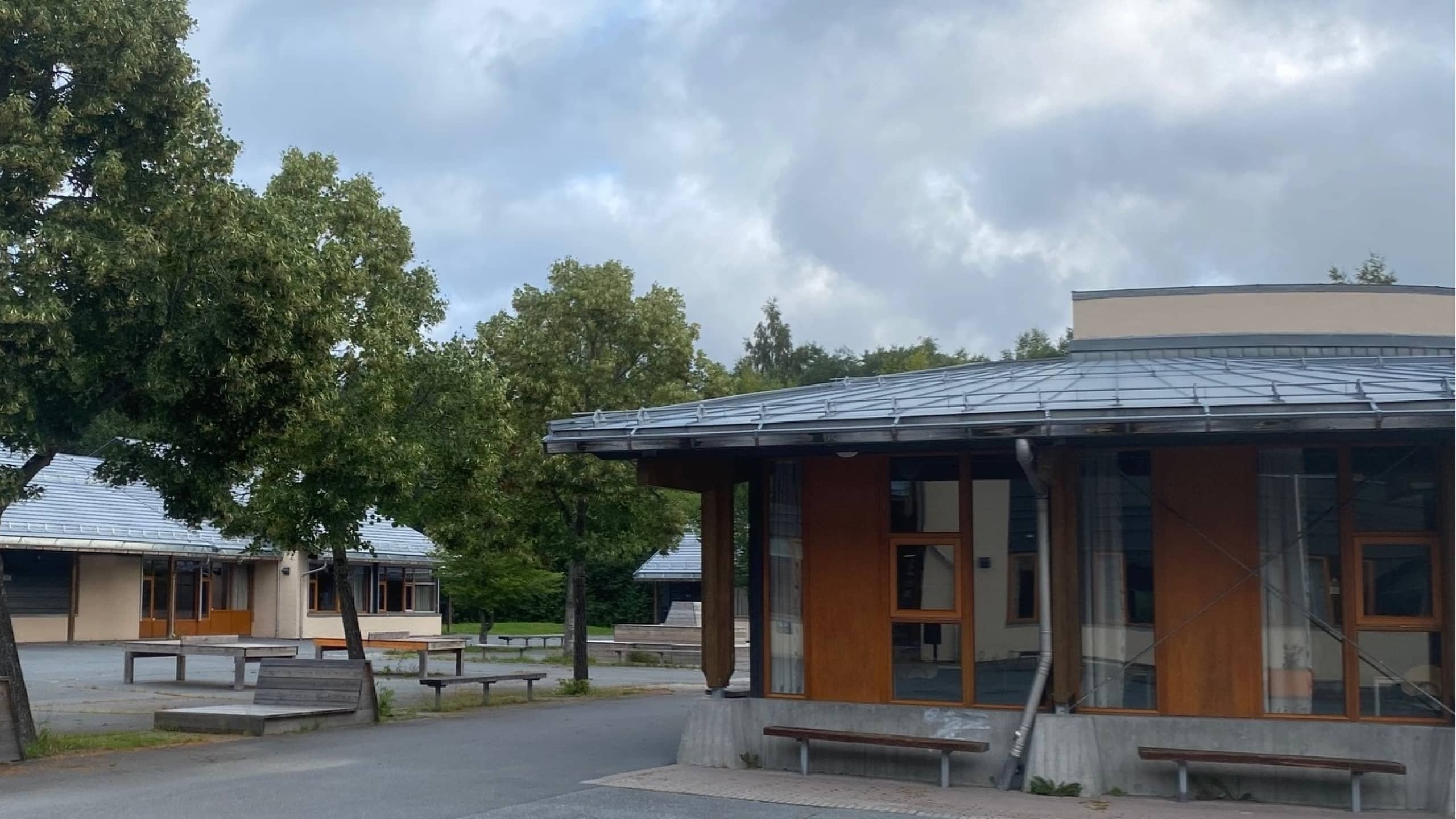 Mølladammen ungdomsskole logo