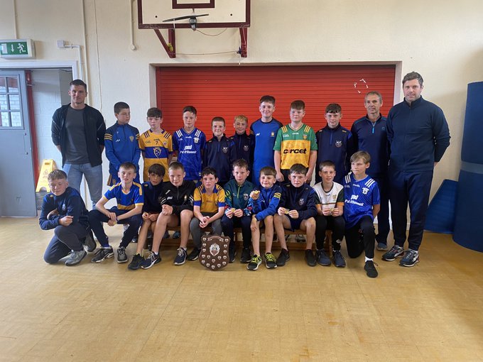Scoil Na Maighdine Mhuire logo