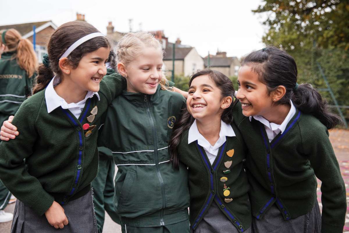 Lyonsdown School logo